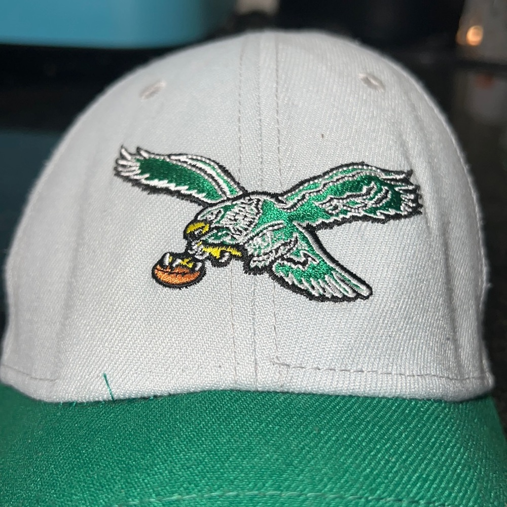 Philadelphia Eagles, New Era L/XL 39THIRTY!  Never worn.  E A G L E S, EAGLES!
